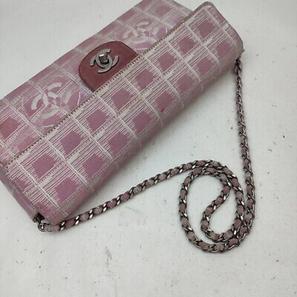 Chanel Pink Canvas Shoulder Bag - Picture 6 of 9